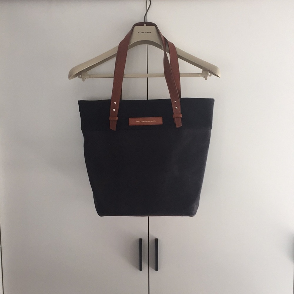 WANT LES ESSENTIELS DE LA VIE TOTE